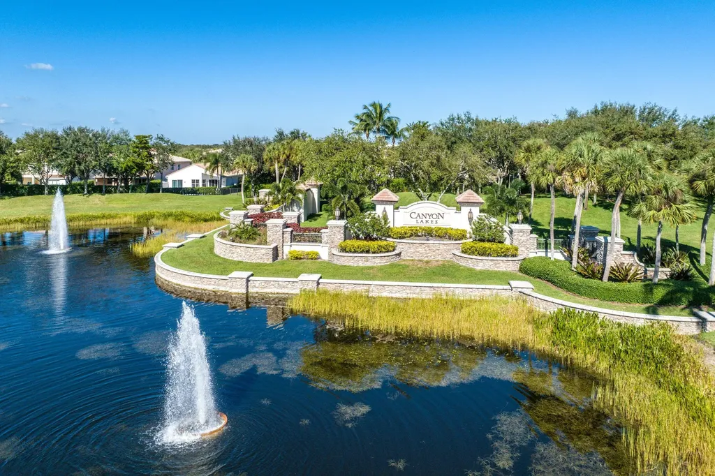 8564 Breezy Oak Way Boynton Beach FL 33473