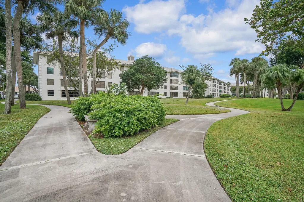 3636 Whitehall Drive West Palm Beach FL 33401