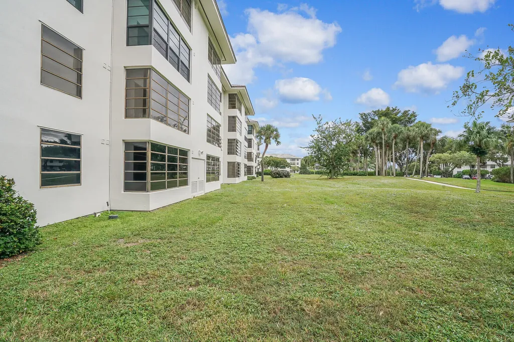 3636 Whitehall Drive West Palm Beach FL 33401