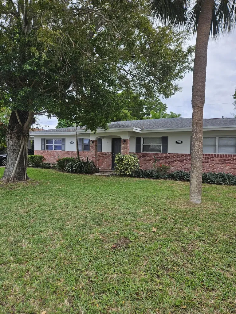 2010 NE 33rd Street Lighthouse Point FL 33064