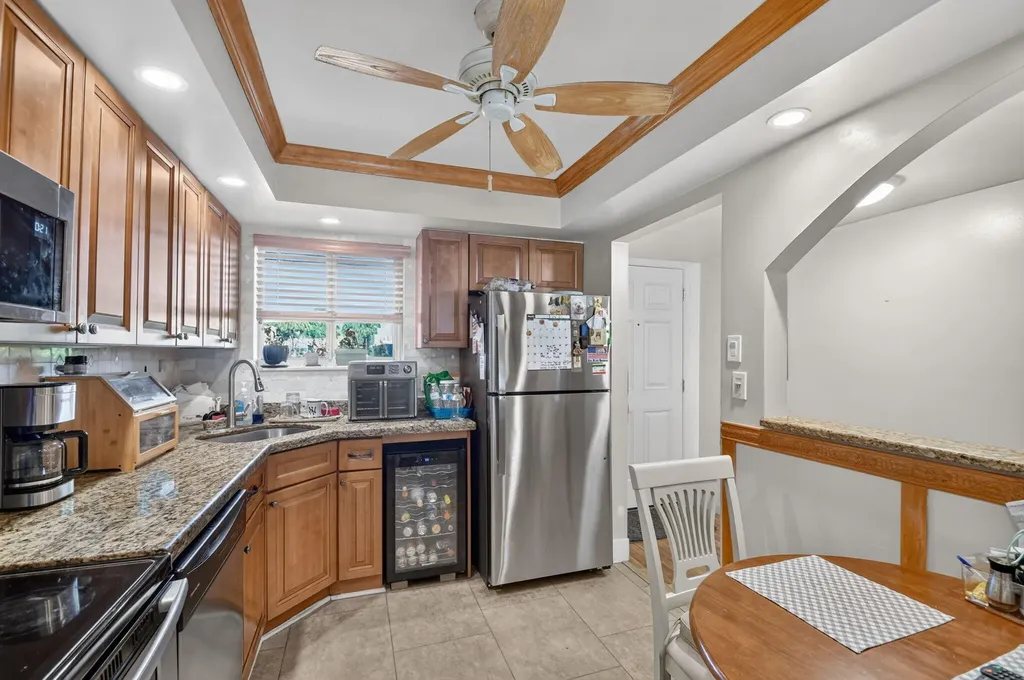 3186 Via Poinciana Lake Worth FL 33467
