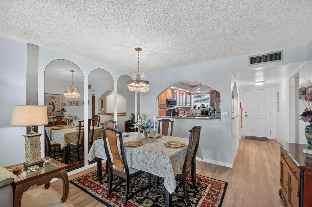 3186 Via Poinciana Lake Worth FL 33467