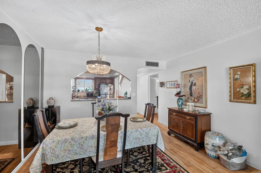 3186 Via Poinciana Lake Worth FL 33467
