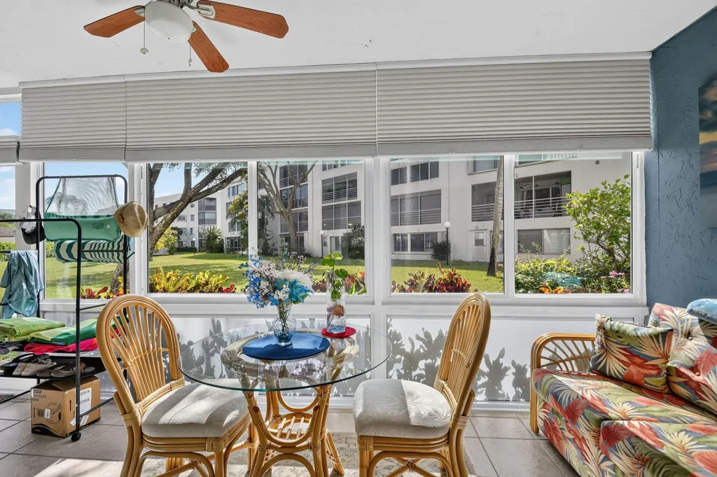 3186 Via Poinciana Lake Worth FL 33467