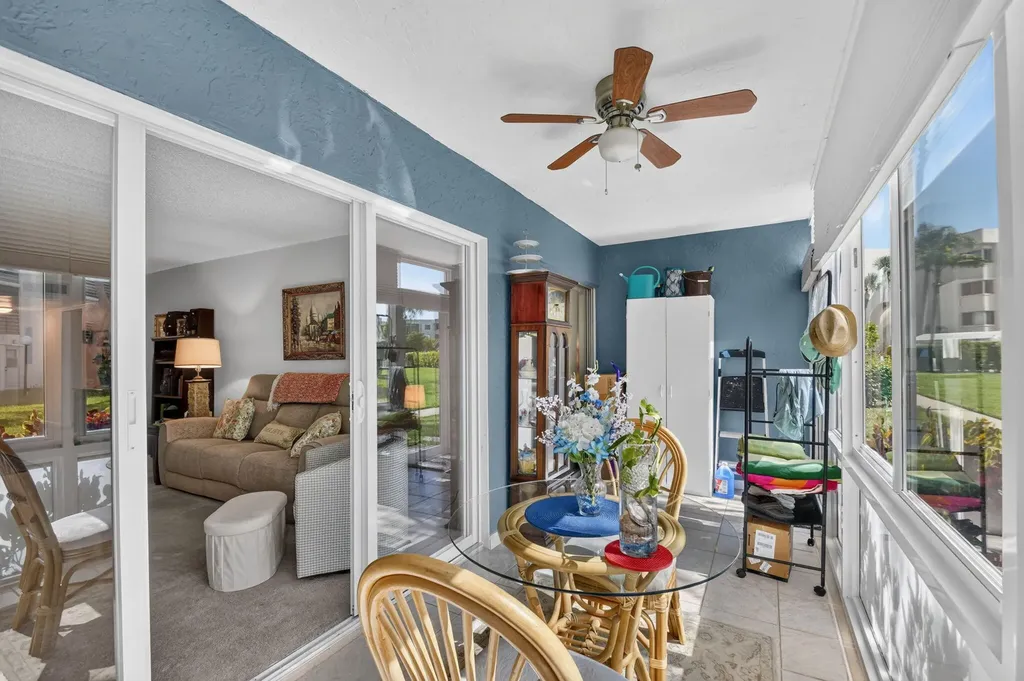 3186 Via Poinciana Lake Worth FL 33467