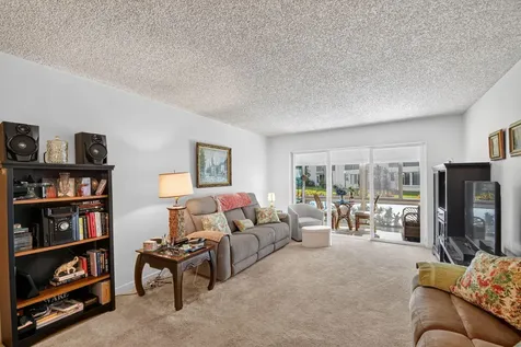 3186 Via Poinciana Lake Worth FL 33467