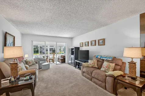 3186 Via Poinciana Lake Worth FL 33467