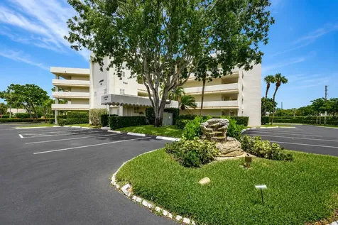 3186 Via Poinciana Lake Worth FL 33467