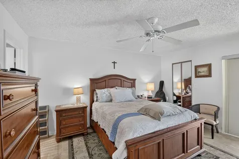 3186 Via Poinciana Lake Worth FL 33467