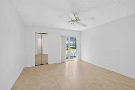 3186 Via Poinciana Lake Worth FL 33467