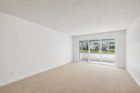 3186 Via Poinciana Lake Worth FL 33467