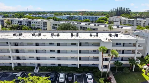 3186 Via Poinciana Lake Worth FL 33467