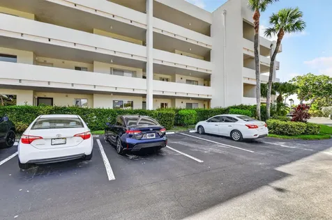 3186 Via Poinciana Lake Worth FL 33467