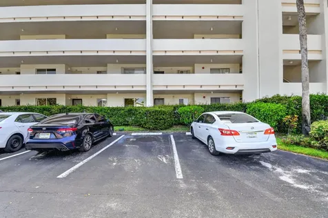 3186 Via Poinciana Lake Worth FL 33467