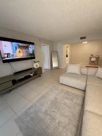 4168 Inverrary Drive Lauderhill FL 33319