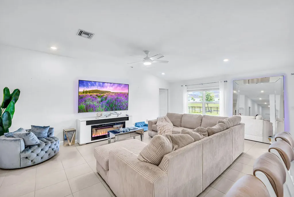 6339 NW Windwood Way Port St Lucie FL 34987