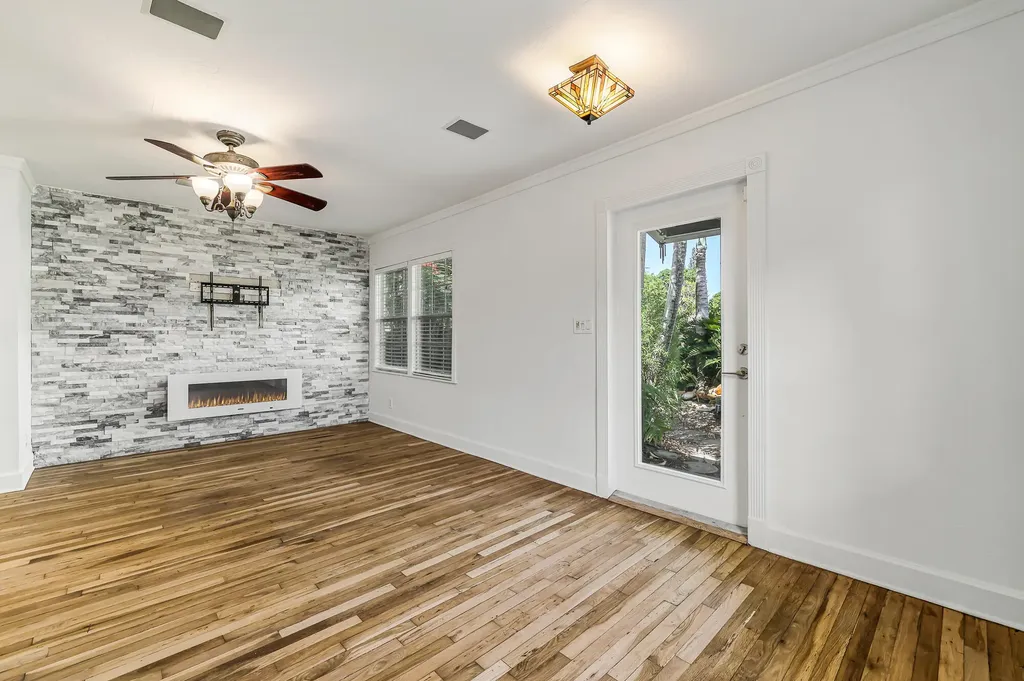 1432 NE 2nd Avenue Fort Lauderdale FL 33304