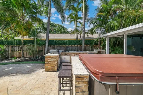 1432 NE 2nd Avenue Fort Lauderdale FL 33304