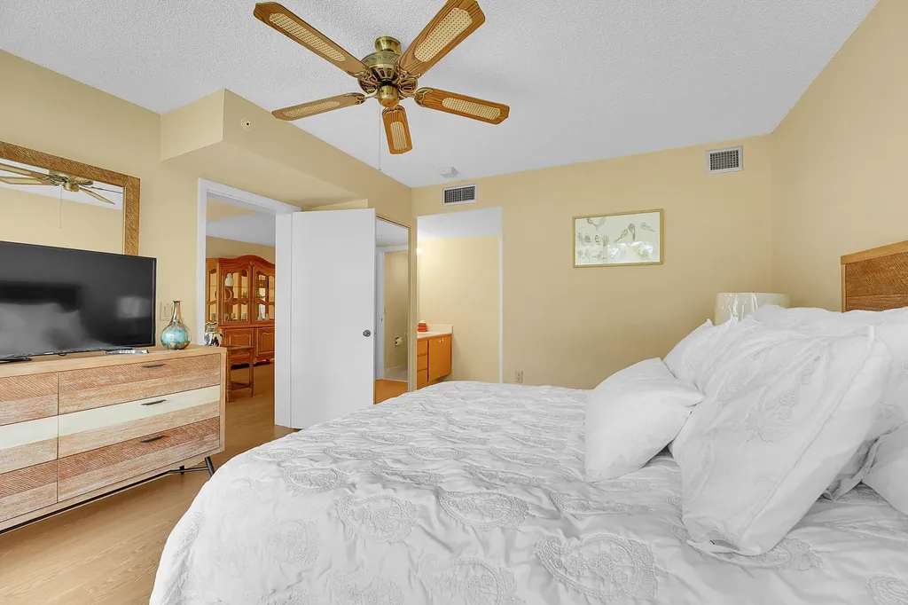 2001 Marina Isle Way Jupiter FL 33477