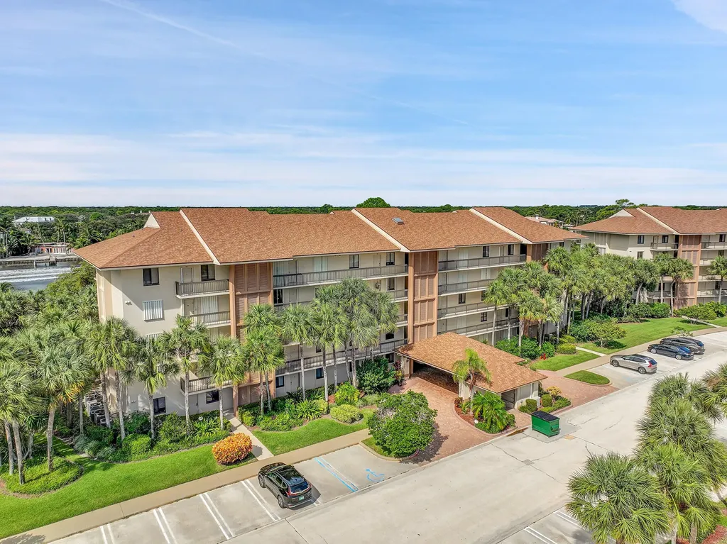 2001 Marina Isle Way Jupiter FL 33477