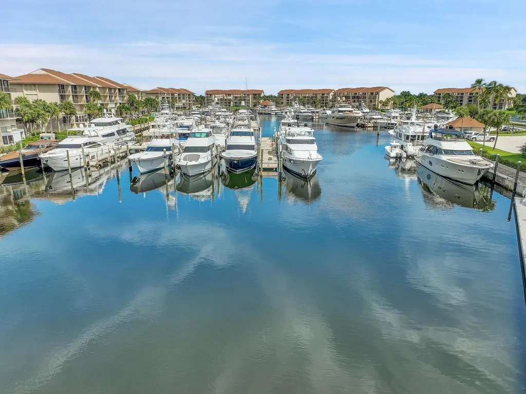 2001 Marina Isle Way Jupiter FL 33477