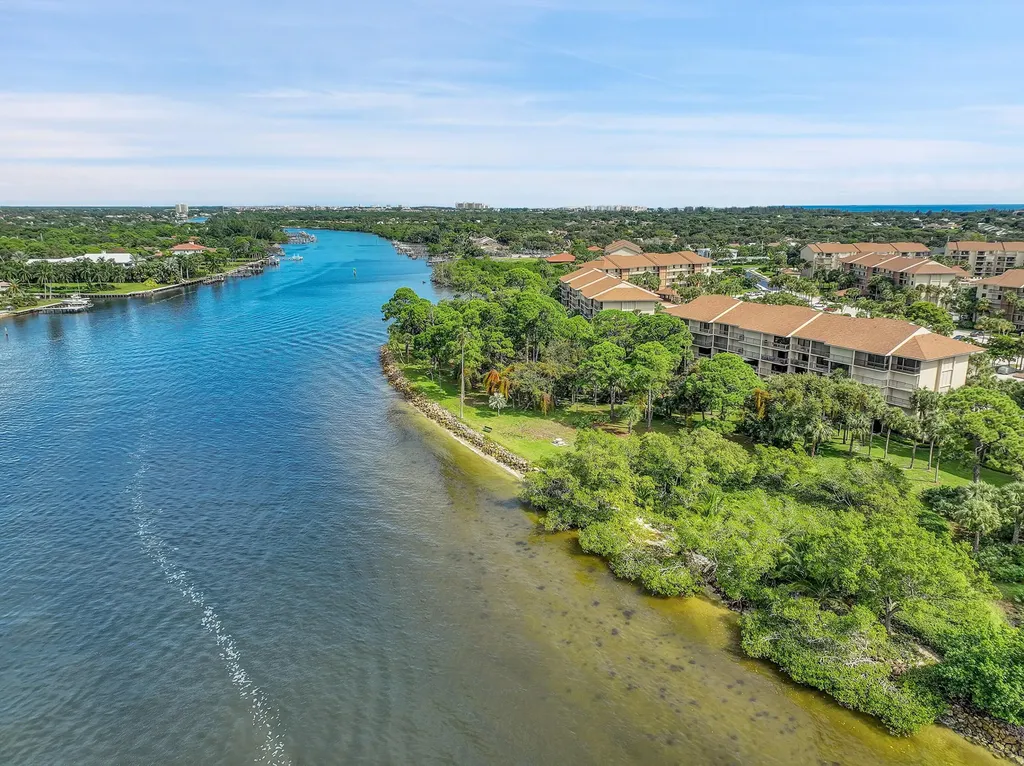 2001 Marina Isle Way Jupiter FL 33477
