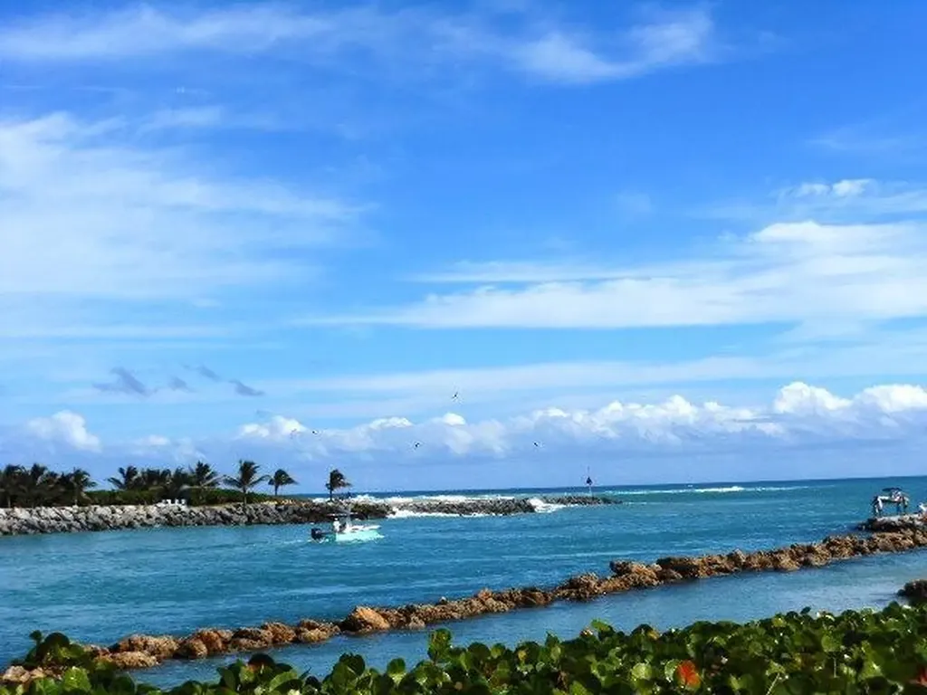 2001 Marina Isle Way Jupiter FL 33477