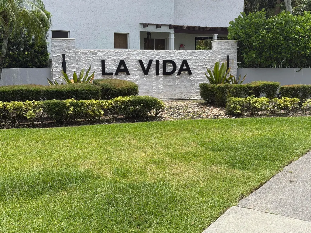 23330 La Vida Way Boca Raton FL 33433