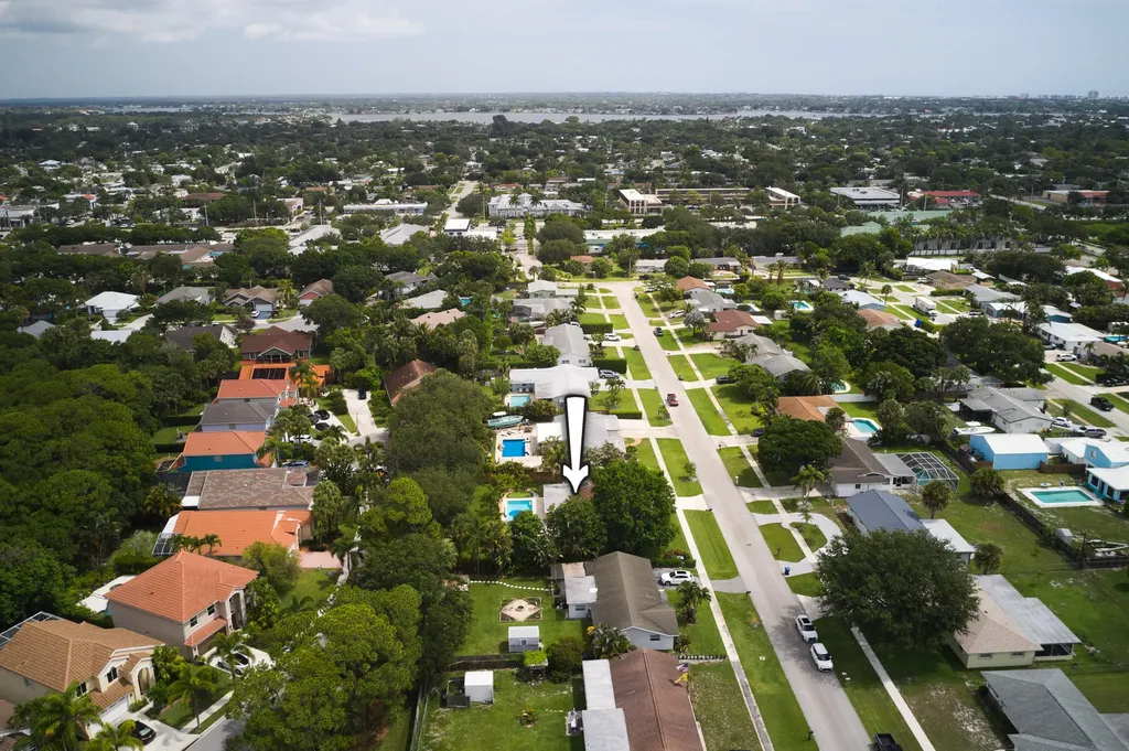 304 Circle W Jupiter FL 33458