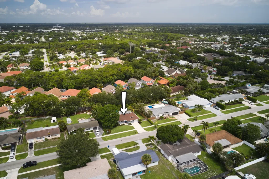 304 Circle W Jupiter FL 33458