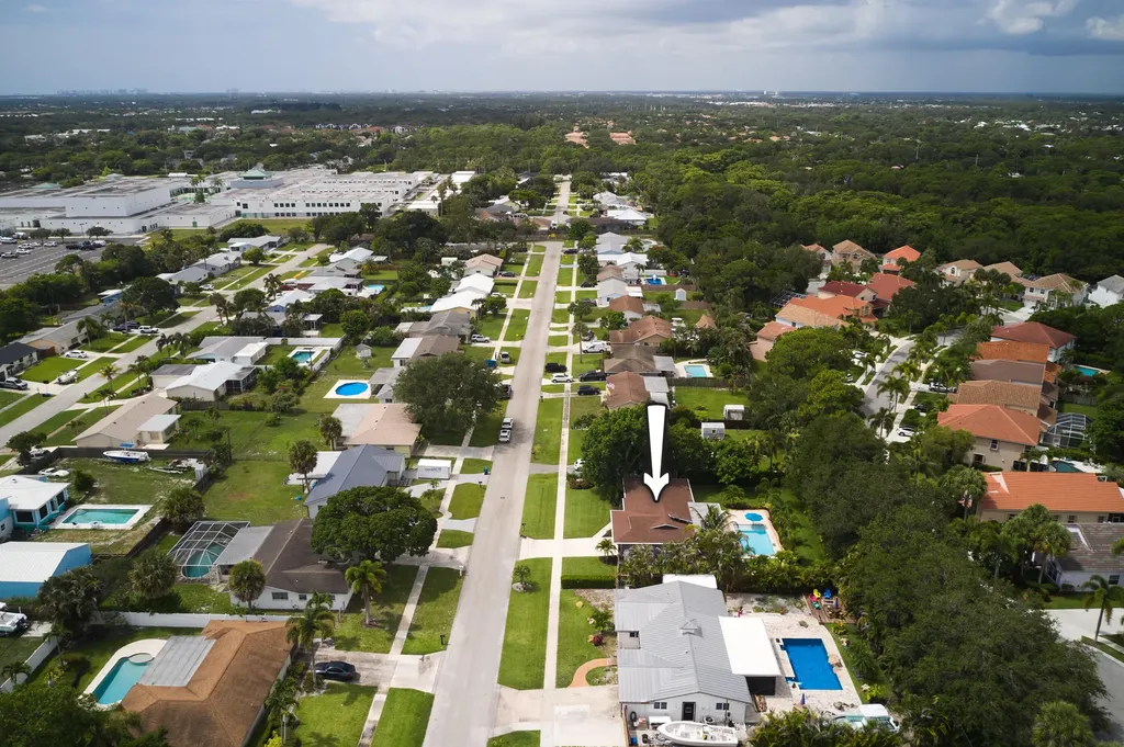 304 Circle W Jupiter FL 33458