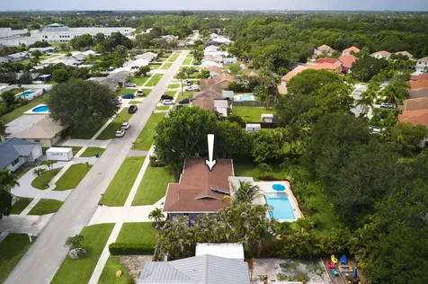 304 Circle W Jupiter FL 33458