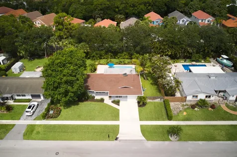 304 Circle W Jupiter FL 33458