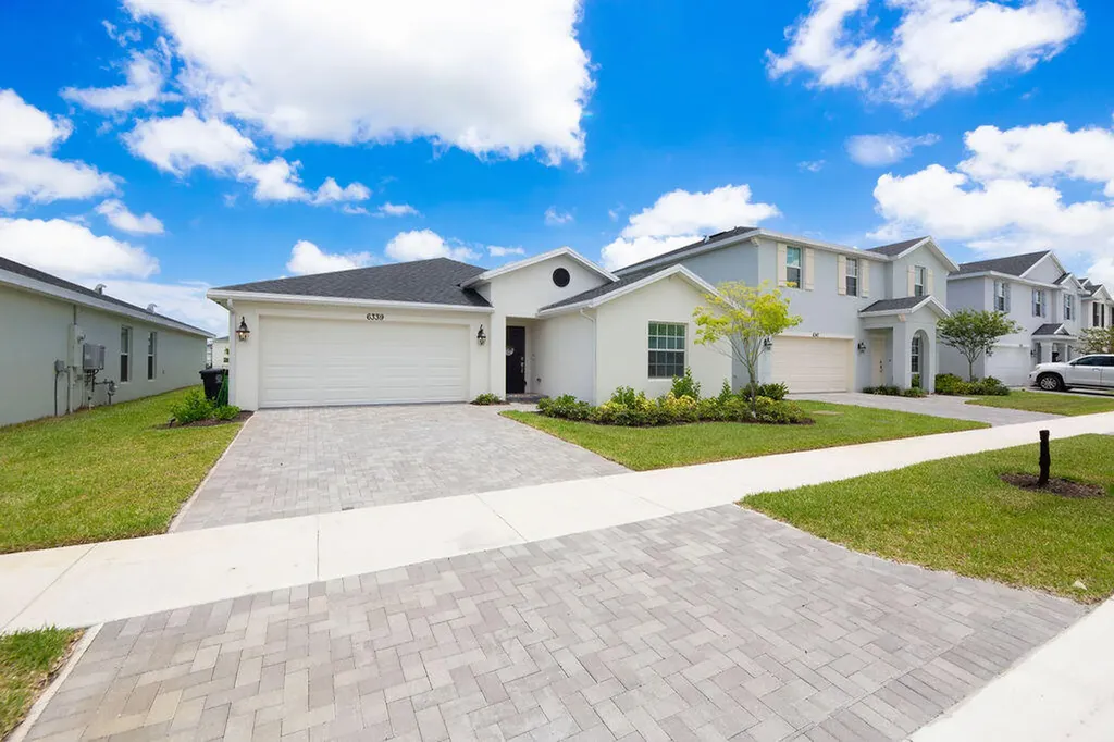 6339 NW Windwood Way Port St Lucie FL 34987