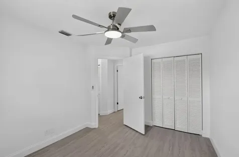 3221 Foxridge Court Palm Springs FL 33461