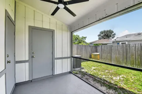 3221 Foxridge Court Palm Springs FL 33461