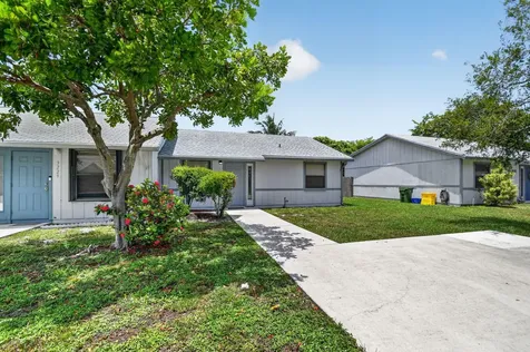 3221 Foxridge Court Palm Springs FL 33461