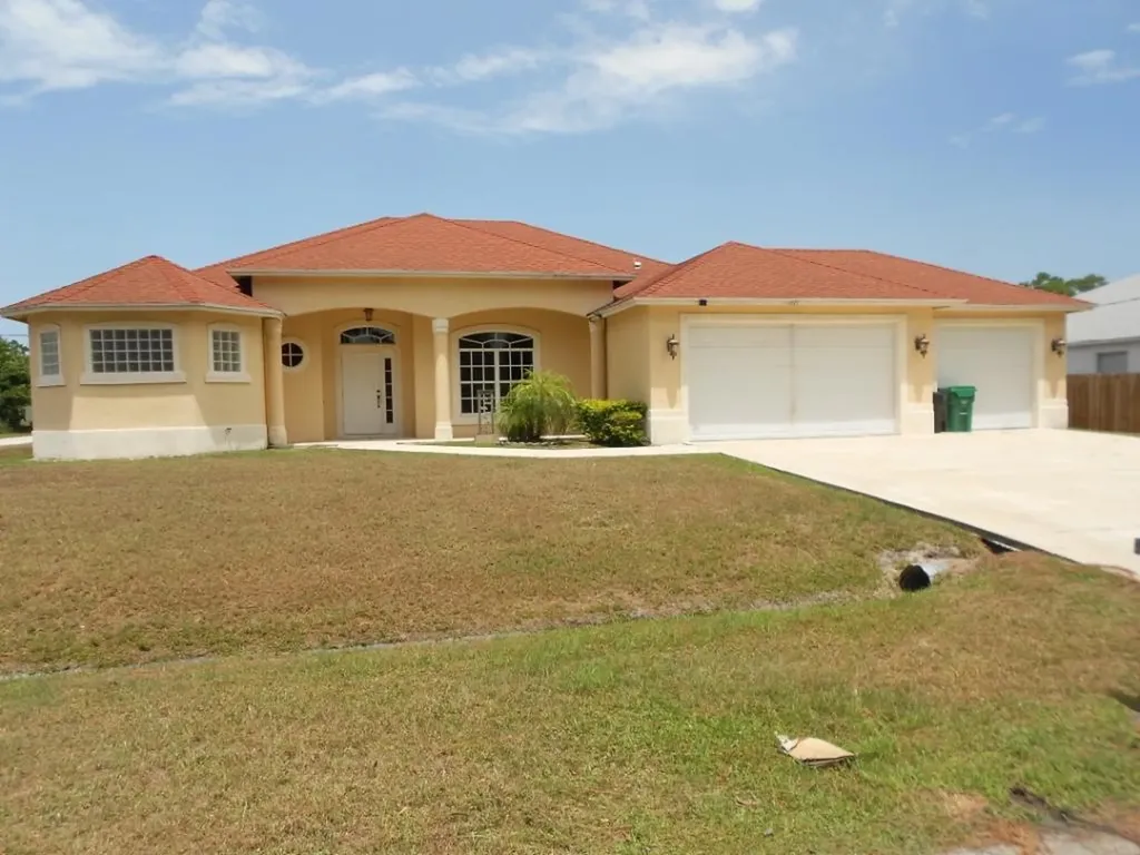 1221 SE Navajo Lane Port St Lucie FL 34983