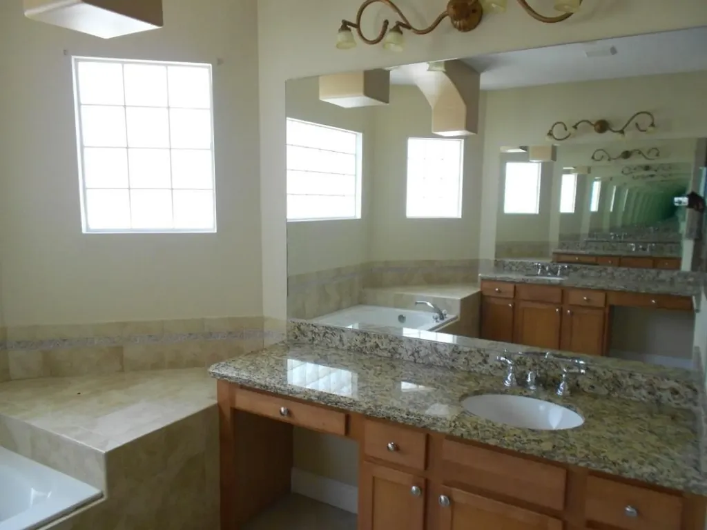 1221 SE Navajo Lane Port St Lucie FL 34983