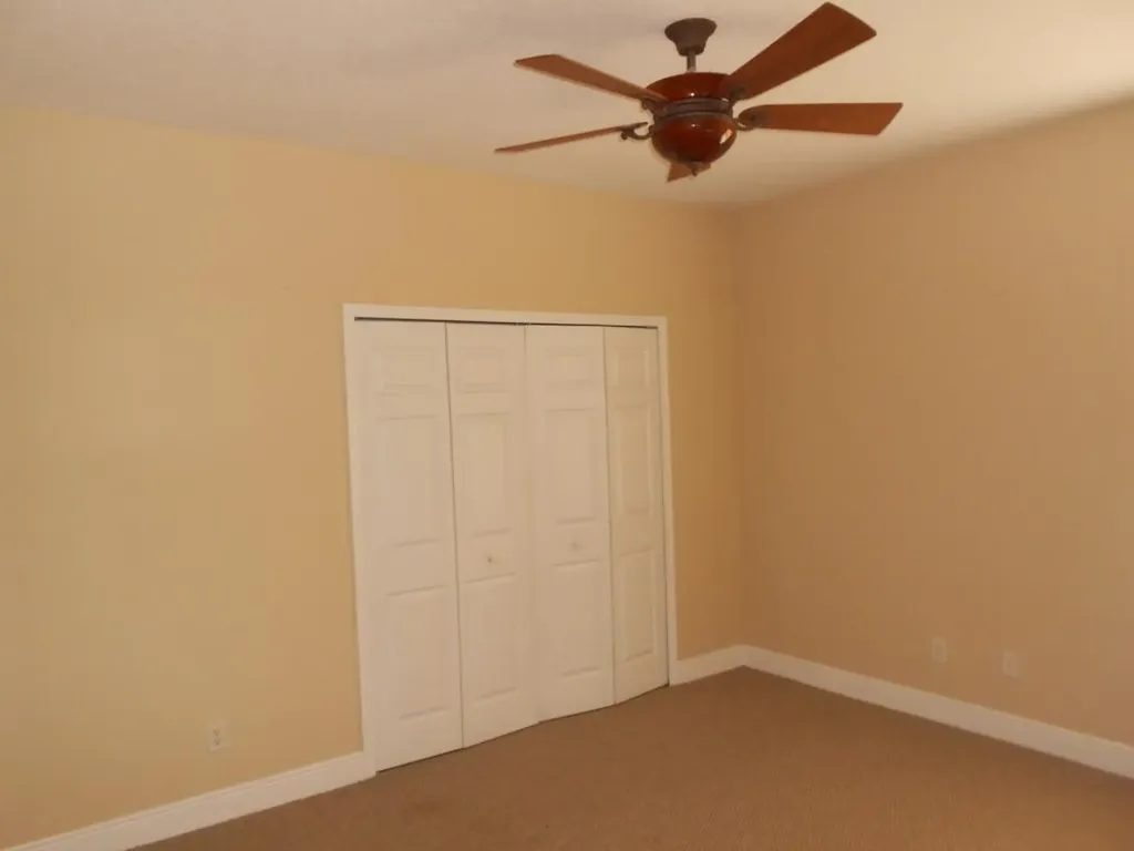 1221 SE Navajo Lane Port St Lucie FL 34983