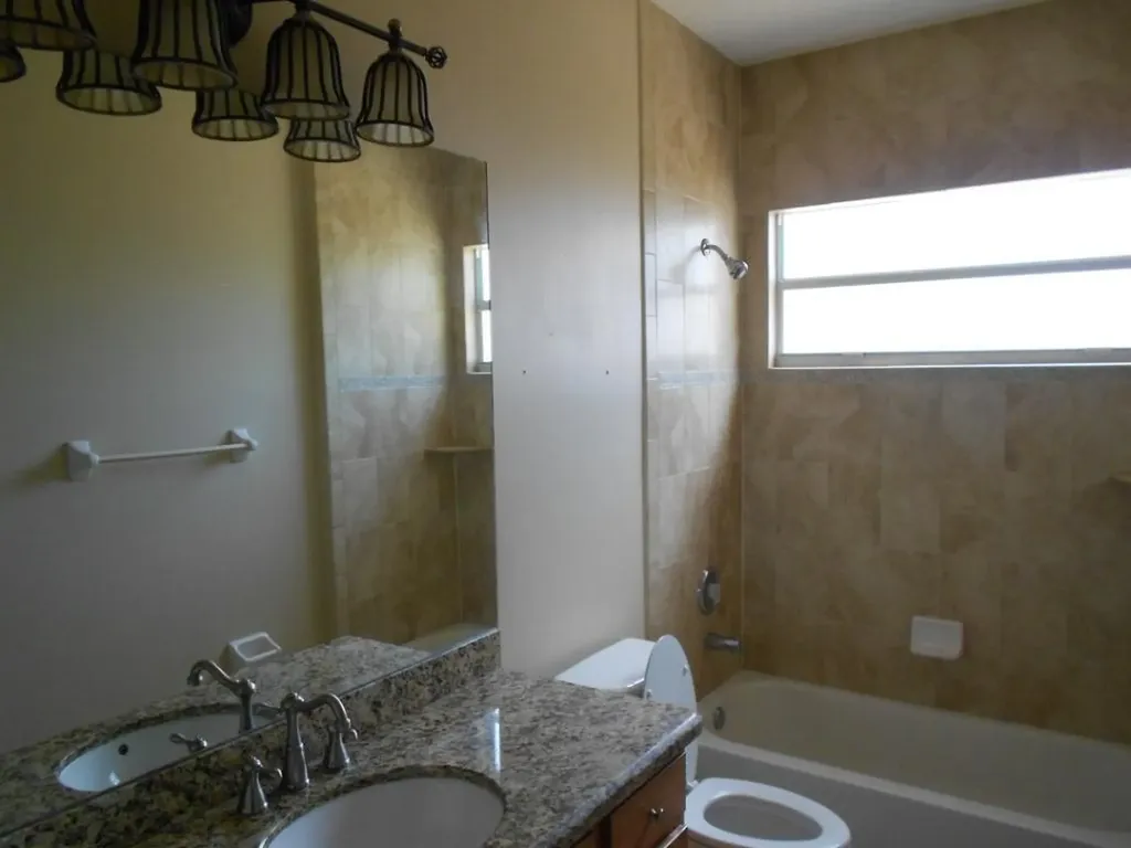 1221 SE Navajo Lane Port St Lucie FL 34983