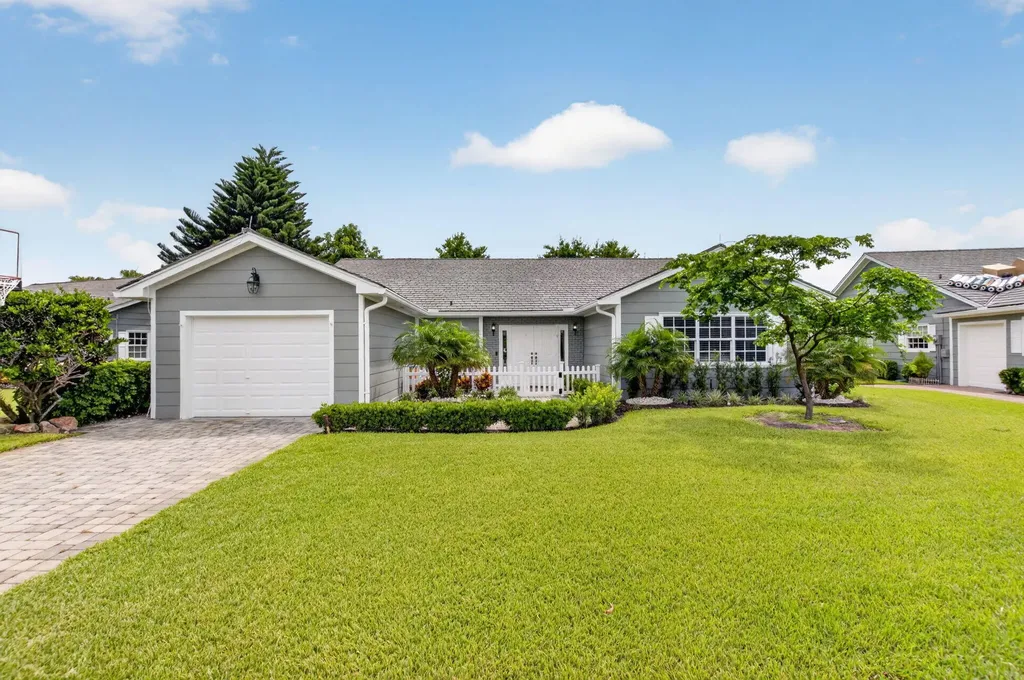 15 Holly Drive Boynton Beach FL 33436