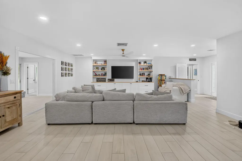 15 Holly Villas Boynton Beach FL 33436