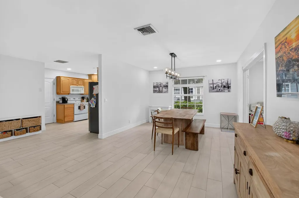 15 Holly Villas Boynton Beach FL 33436