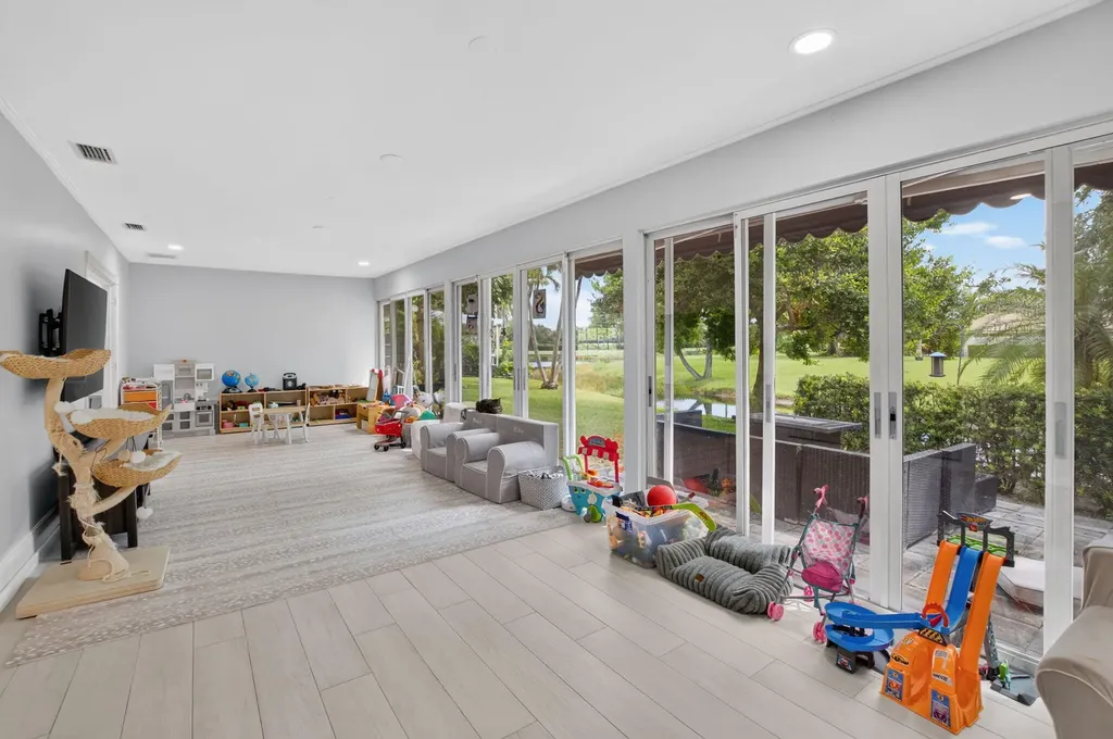 15 Holly Drive Boynton Beach FL 33436