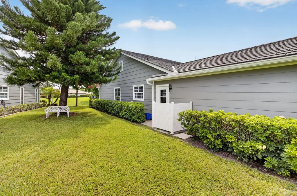15 Holly Villas Boynton Beach FL 33436