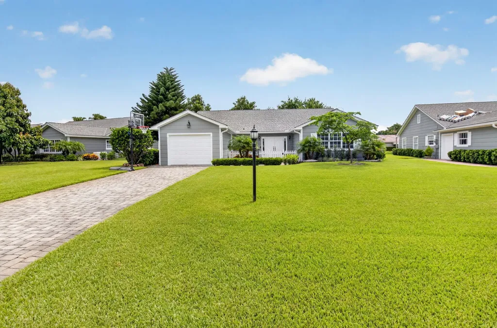 15 Holly Villas Boynton Beach FL 33436