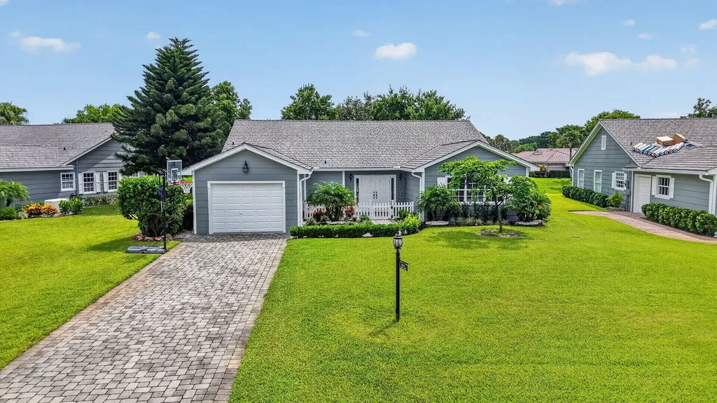 15 Holly Villas Boynton Beach FL 33436
