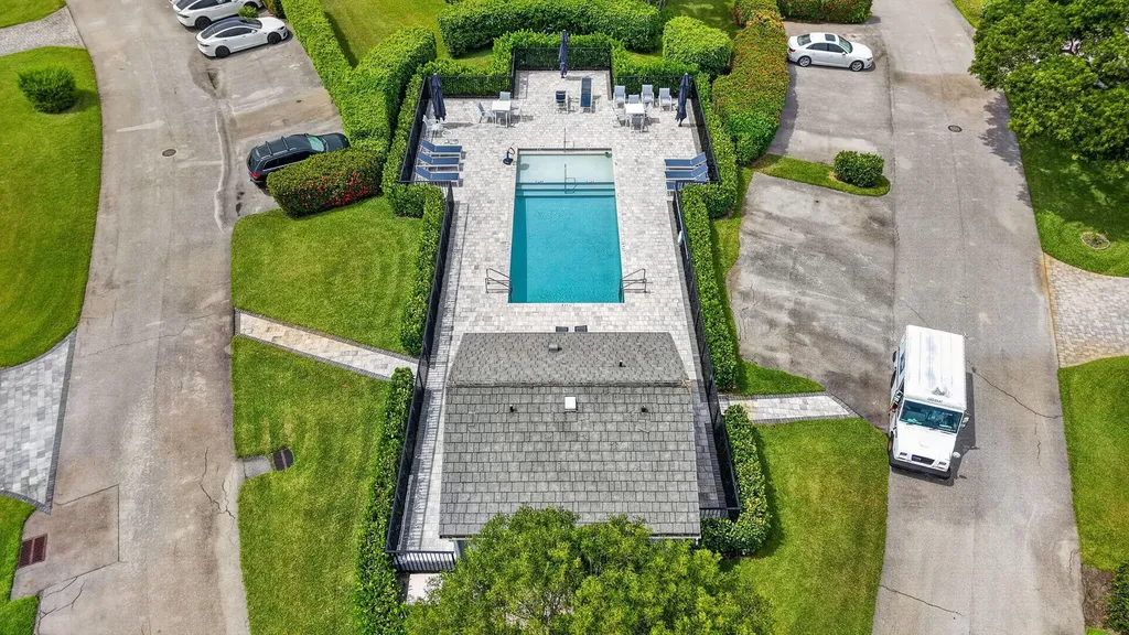 15 Holly Drive Boynton Beach FL 33436