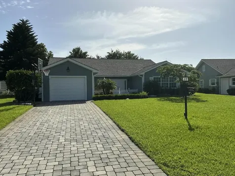 15 Holly Villas Boynton Beach FL 33436